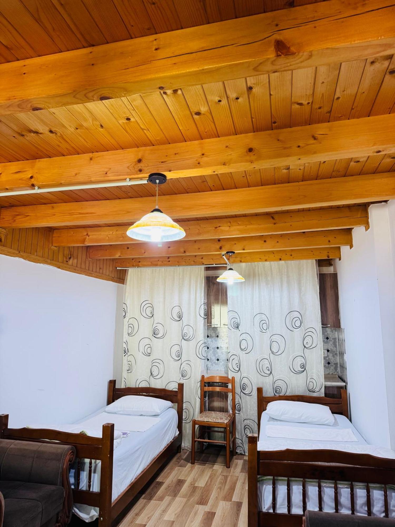 Krojet E Rrogamit Bed & Breakfast